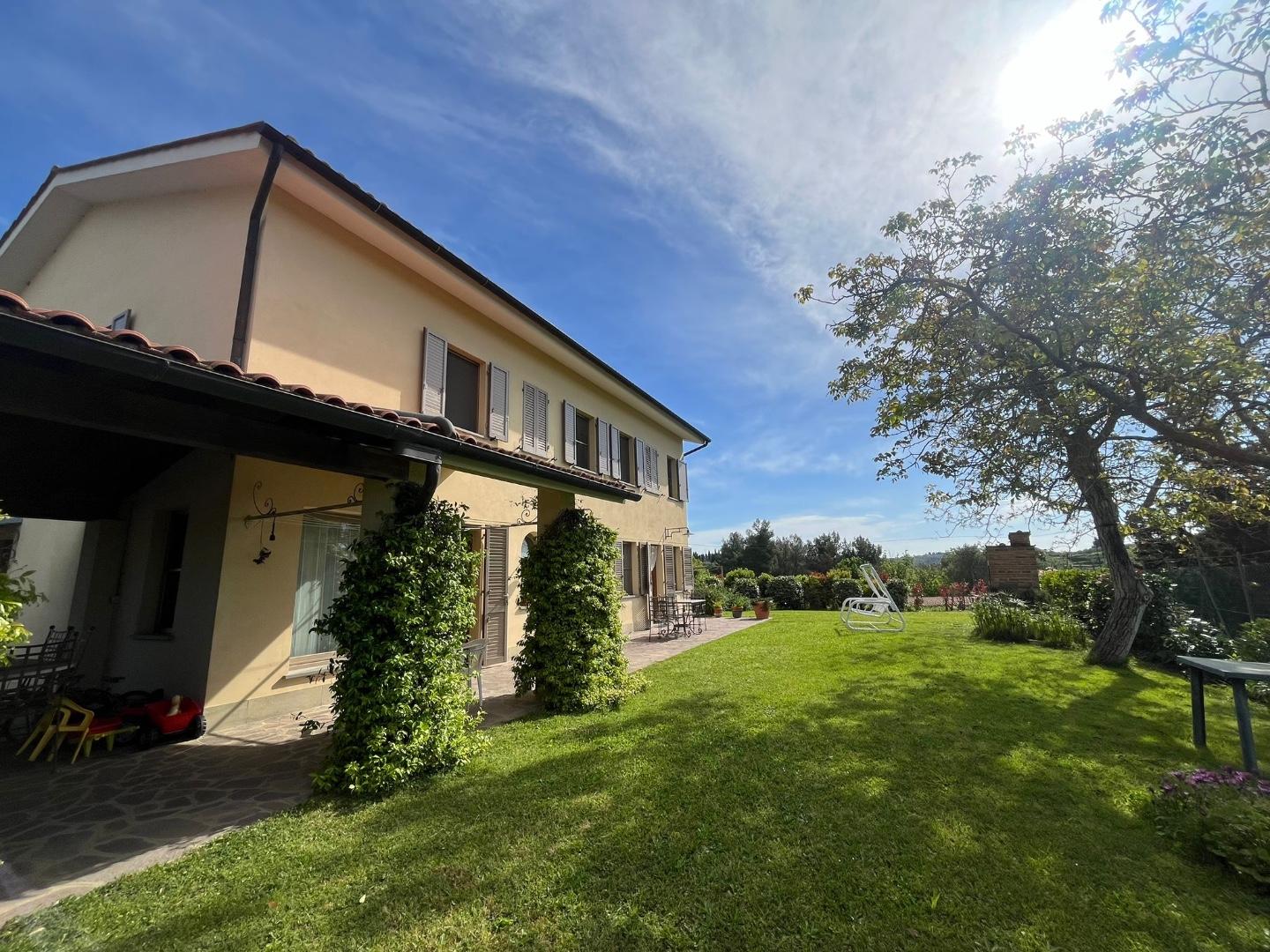 Casale in vendita a Palaia | Agenzia Toscana Immobiliare