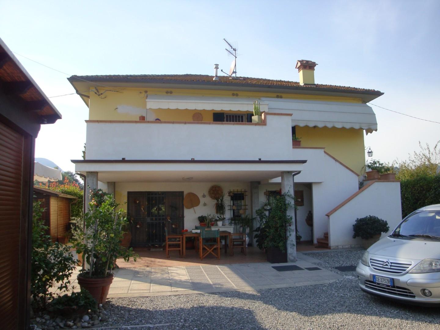 Villa for sale in Lucca