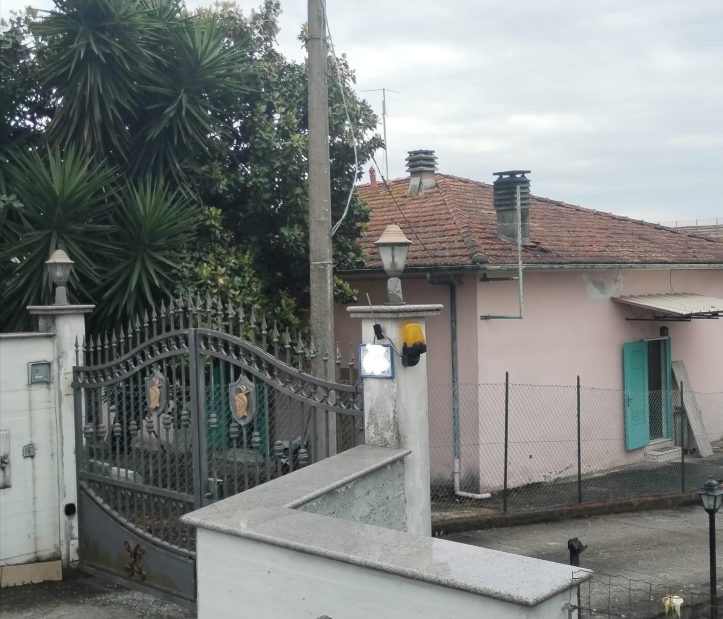 Casa indipendente in vendita a Bozzone, Massa (MS)