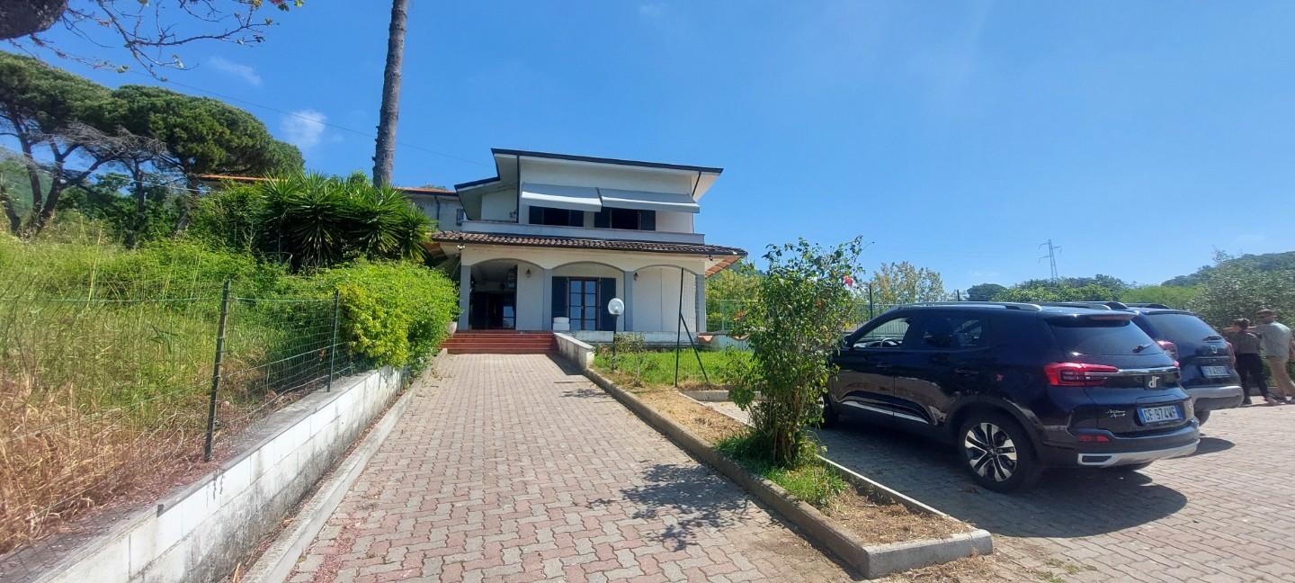 Casa singola in vendita a Carrara