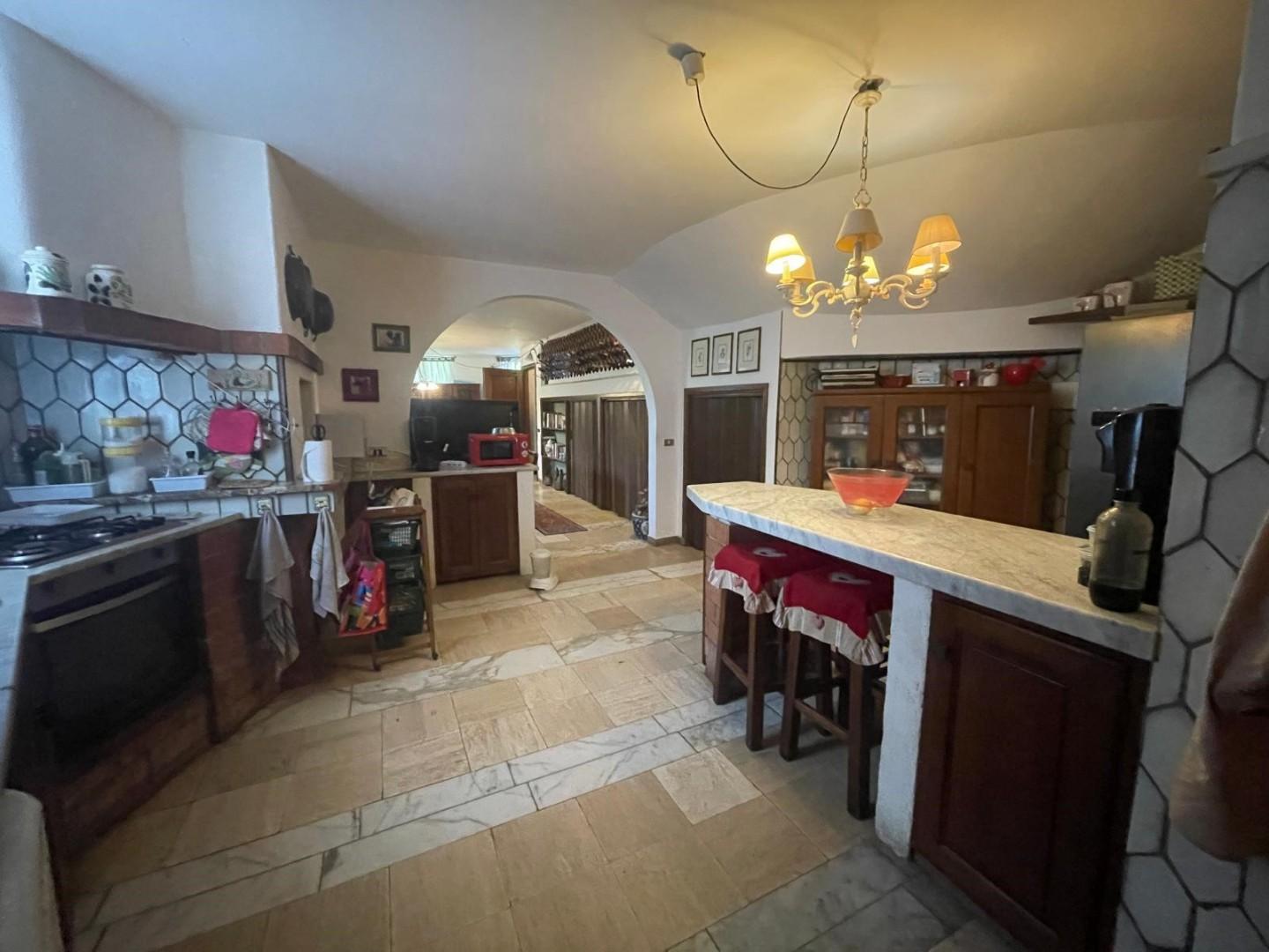 Villa - Fossone, Carrara (33/48)