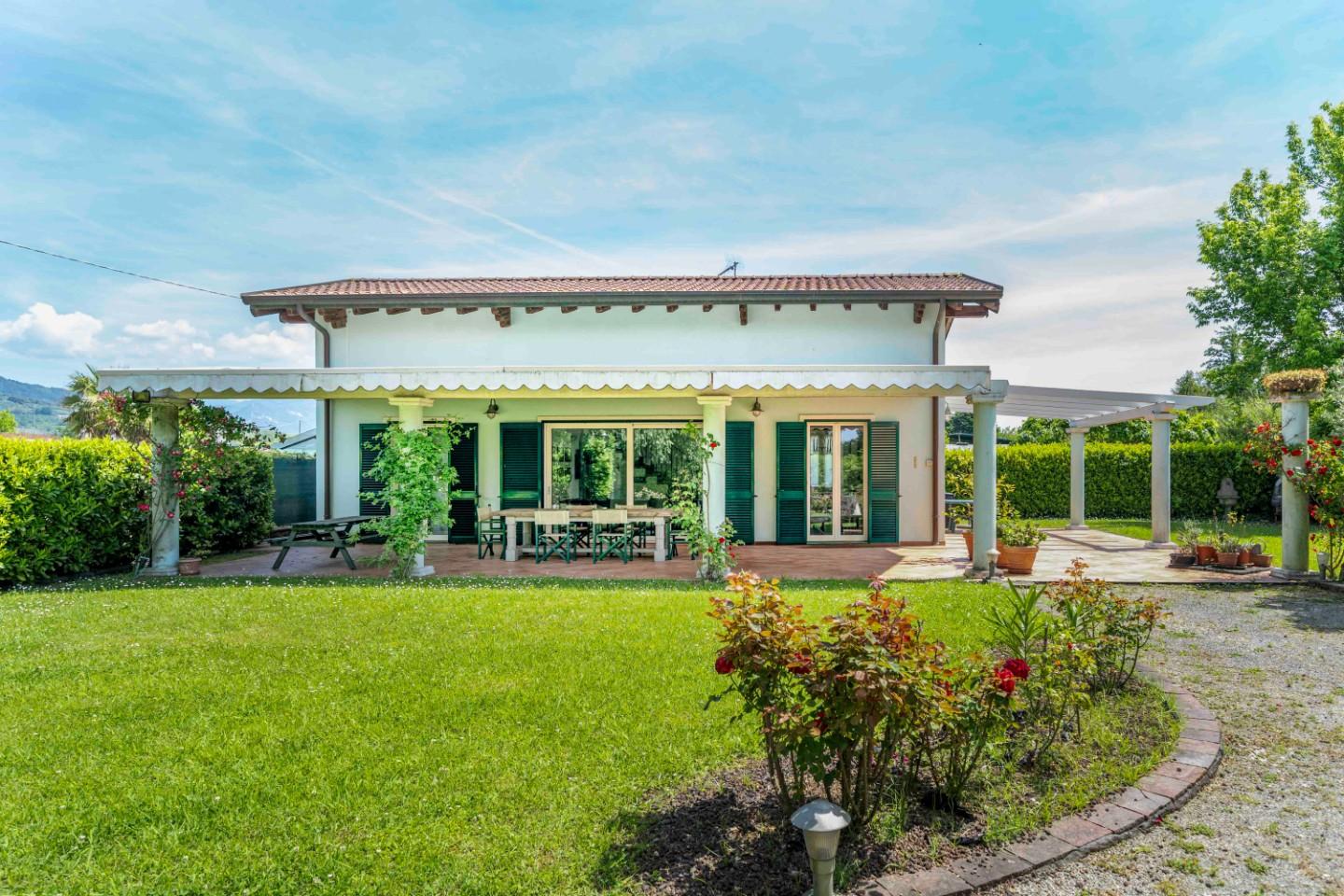 Casa singola in vendita a Massa