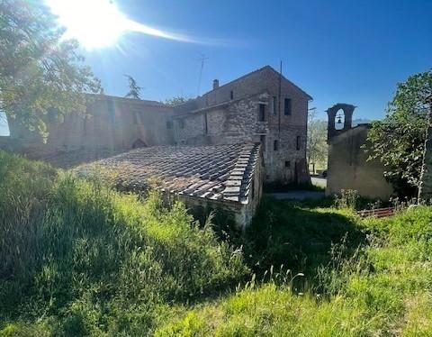 Colonica in vendita a Asciano