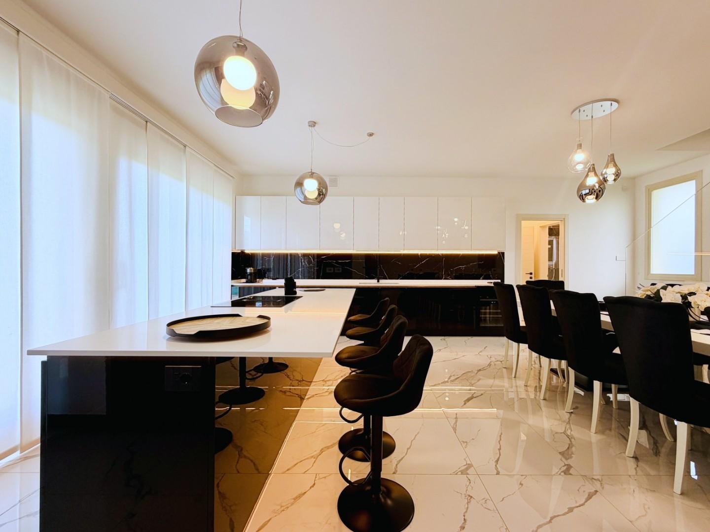 Villa - Marina Di Pietrasanta, Viale Apua, Pietrasanta (7/48)