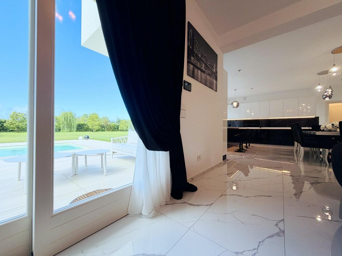 Villa - Marina Di Pietrasanta, Viale Apua, Pietrasanta (4/48)