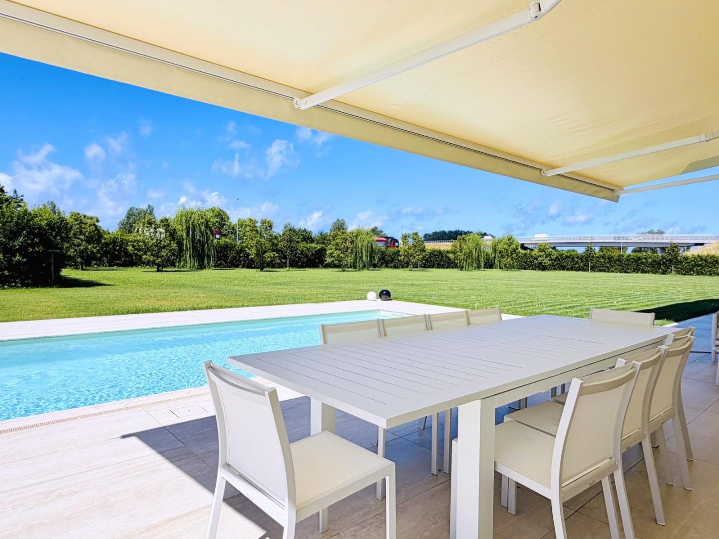 Villa - Marina Di Pietrasanta, Viale Apua, Pietrasanta (47/48)