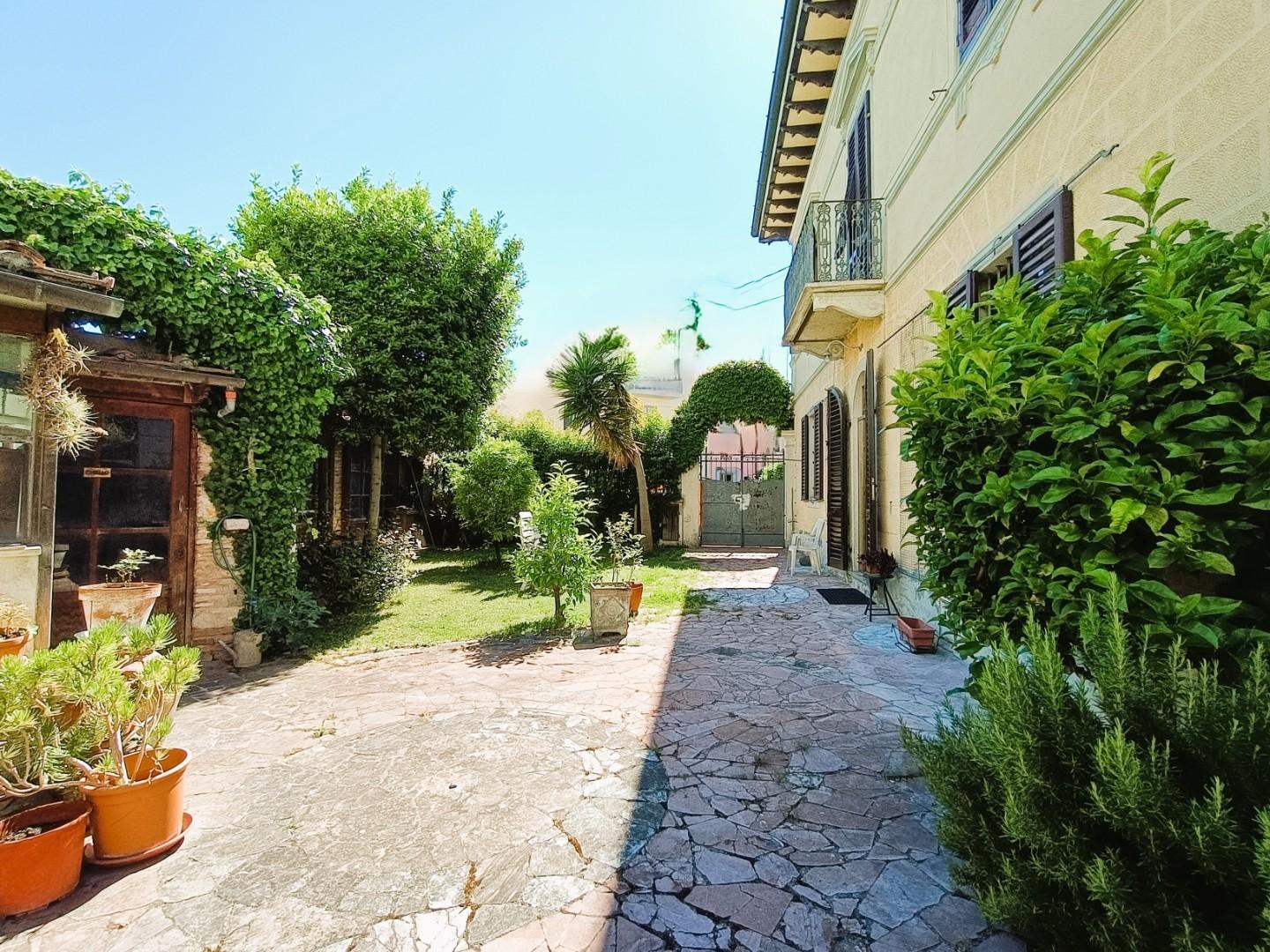 Villa - Landi, Pisa (4/64)