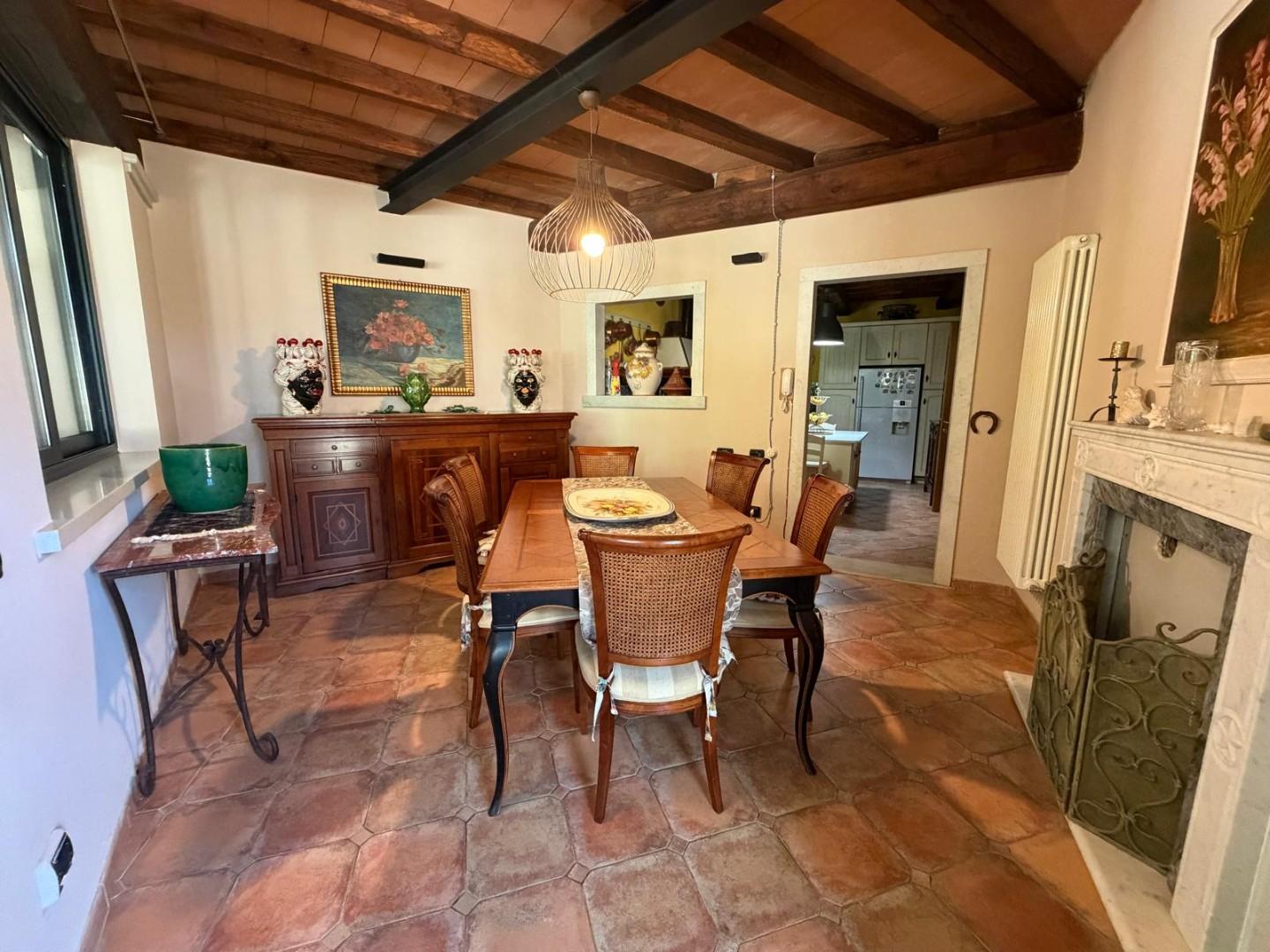 Villa - Ficola, Carrara (26/42)
