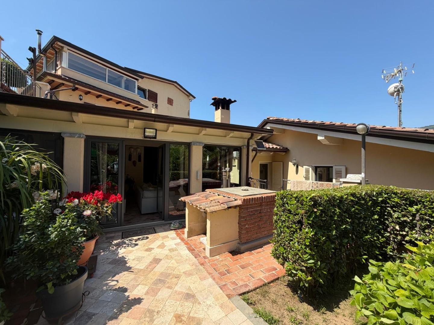 Villa - Ficola, Carrara (2/42)