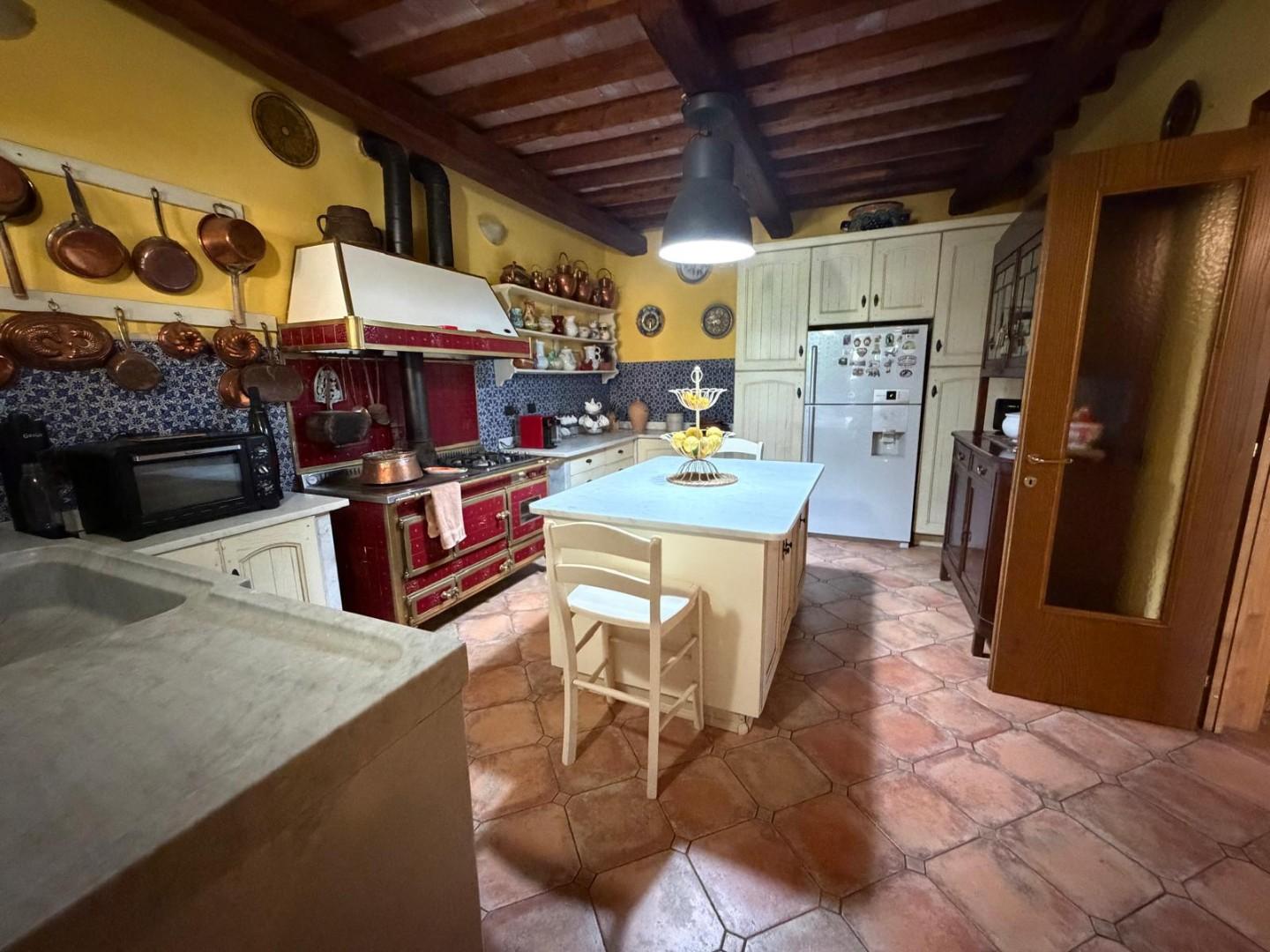 Villa - Ficola, Carrara (16/42)