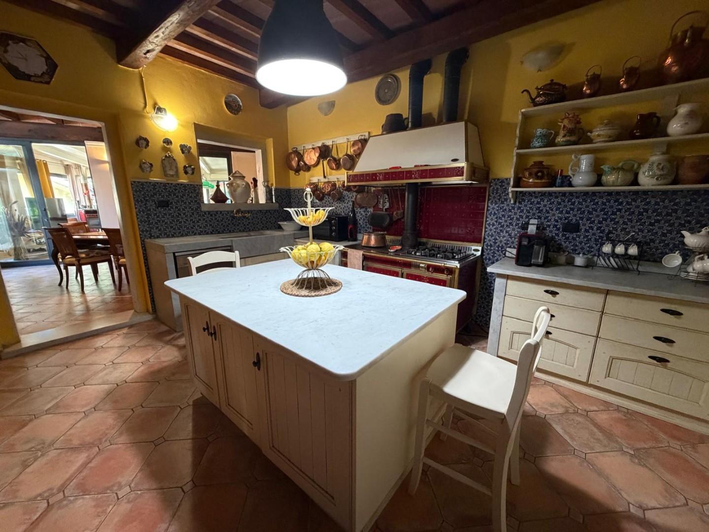 Villa - Ficola, Carrara (37/42)