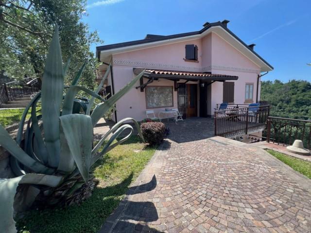 Villa in vendita a Cogorno