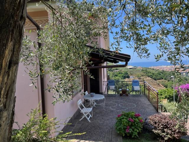Villa - Cogorno (5/83)