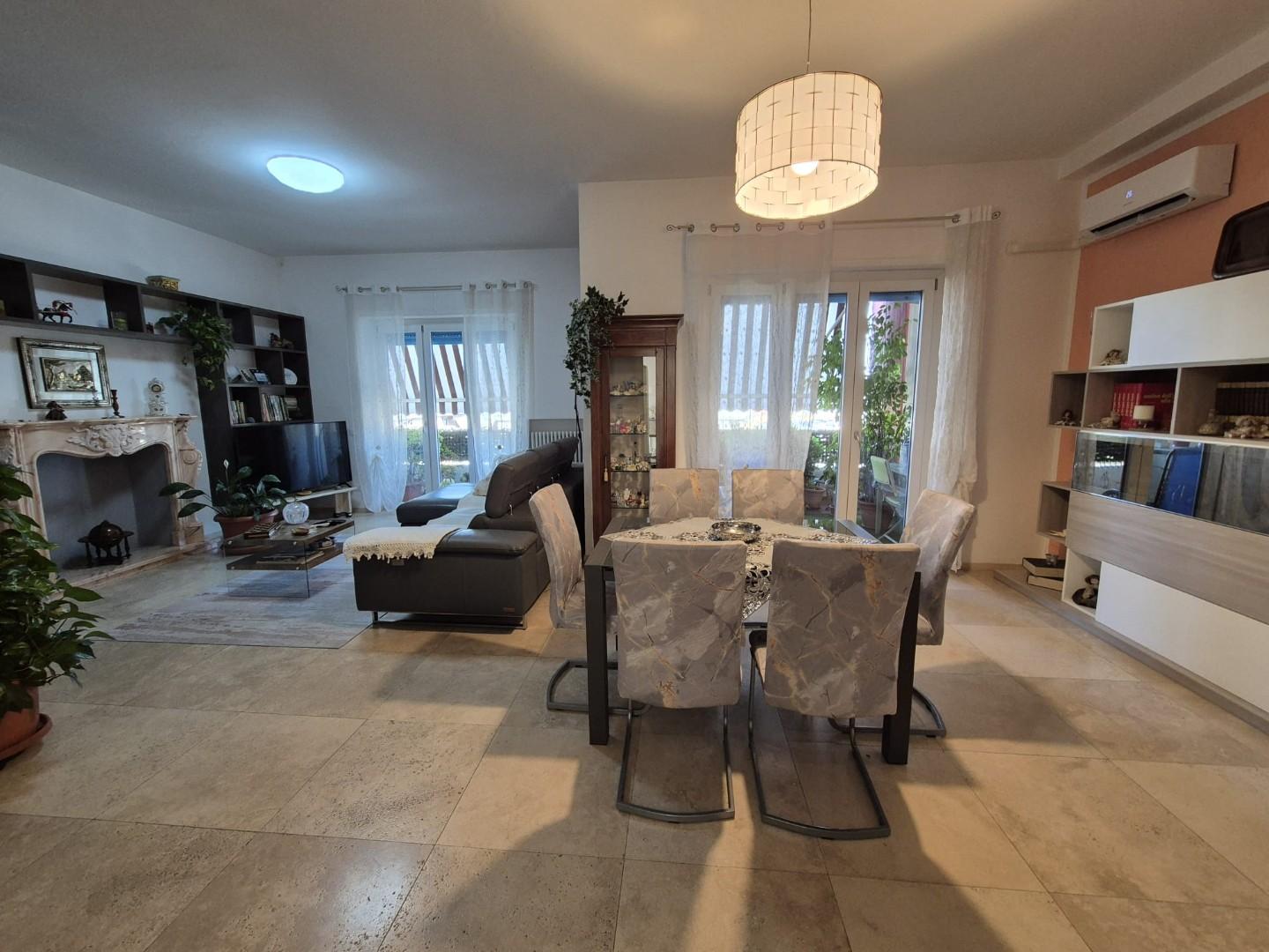 Appartamento in vendita a Carrara