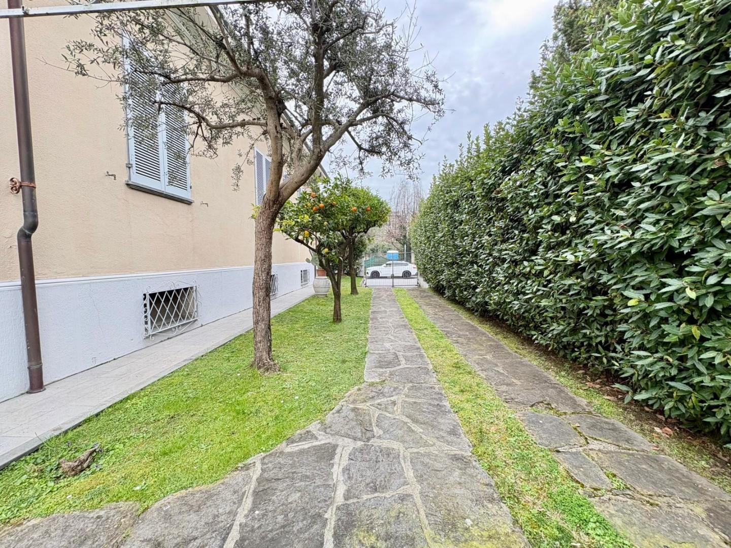 Villa - Massa (24/28)