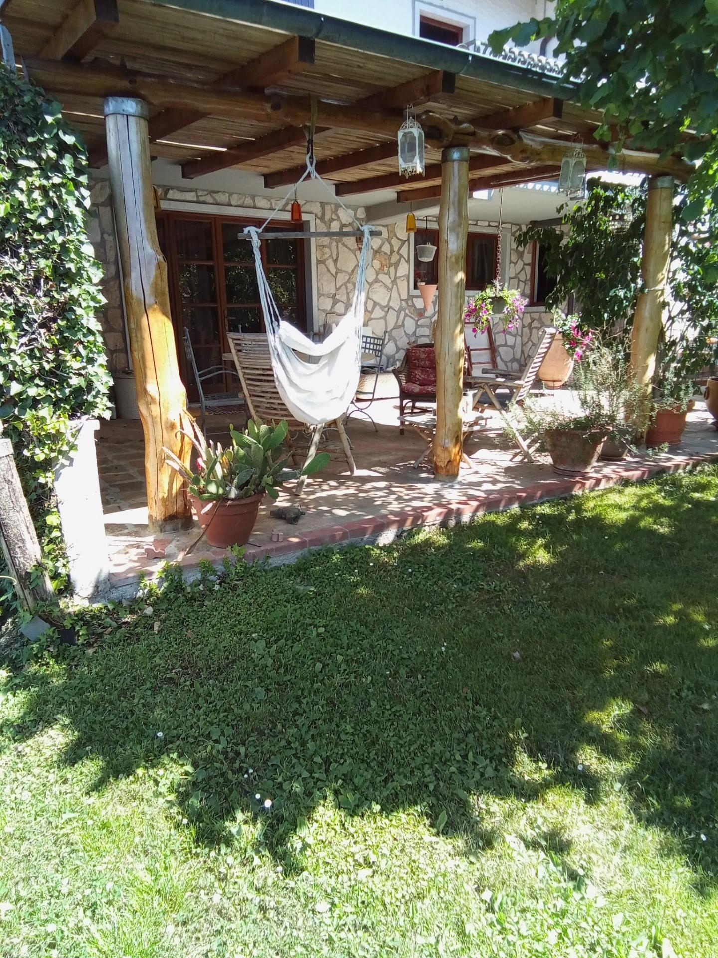 Villa in vendita a Carrara