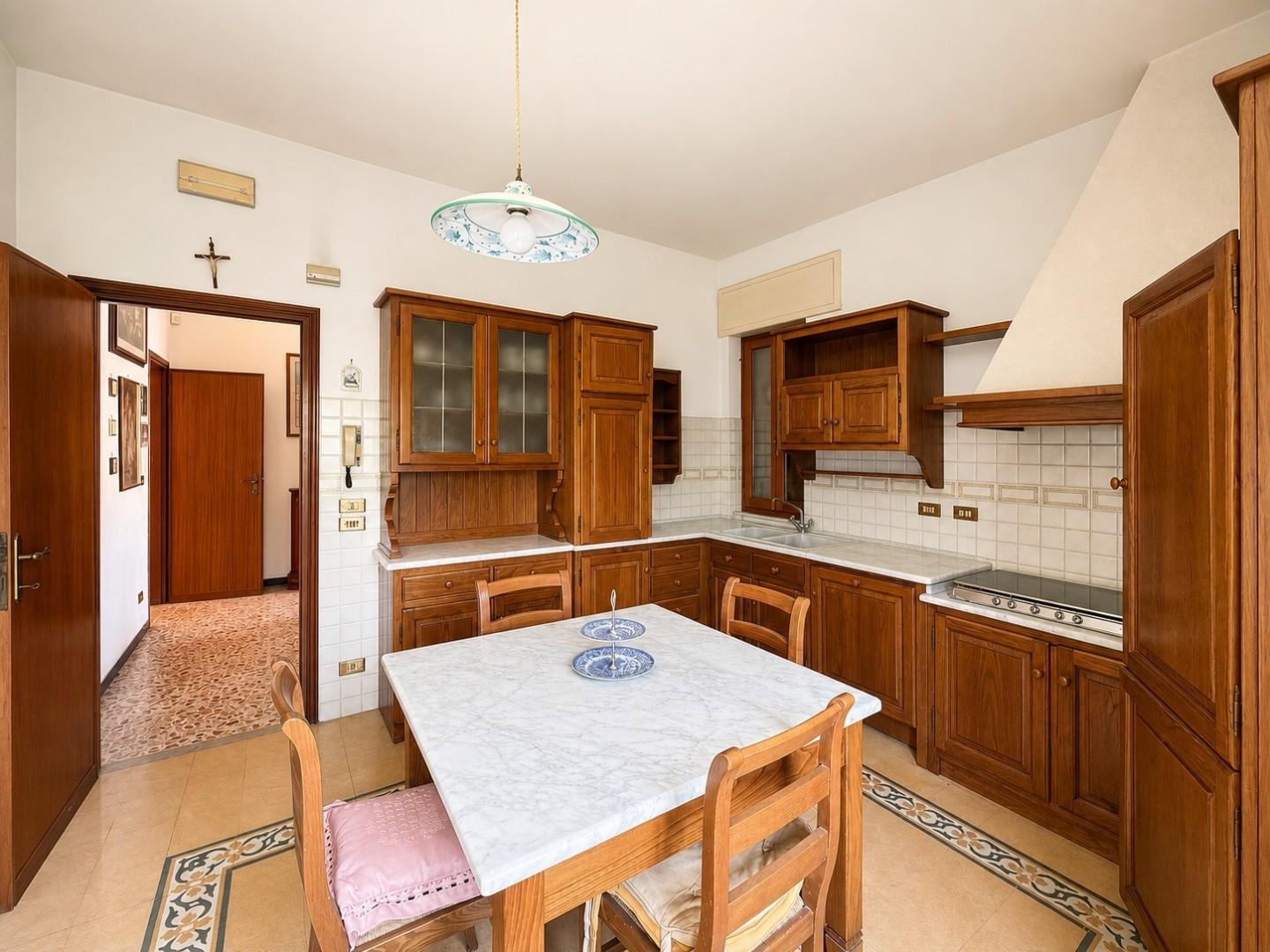 Villa - Sant'alessio, Prima periferia, Lucca (9/23)
