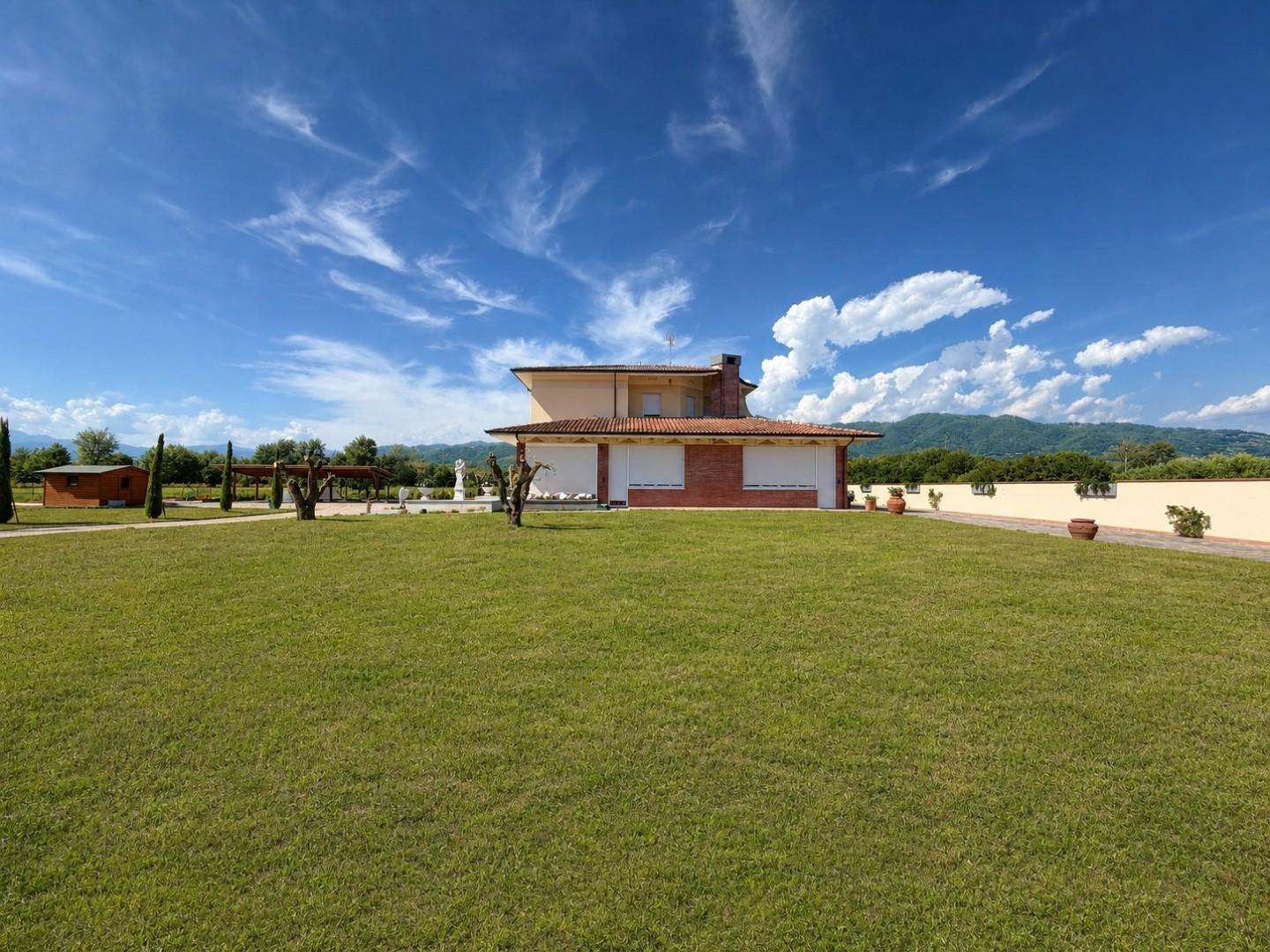Villa - Lammari, Capannori (2/41)