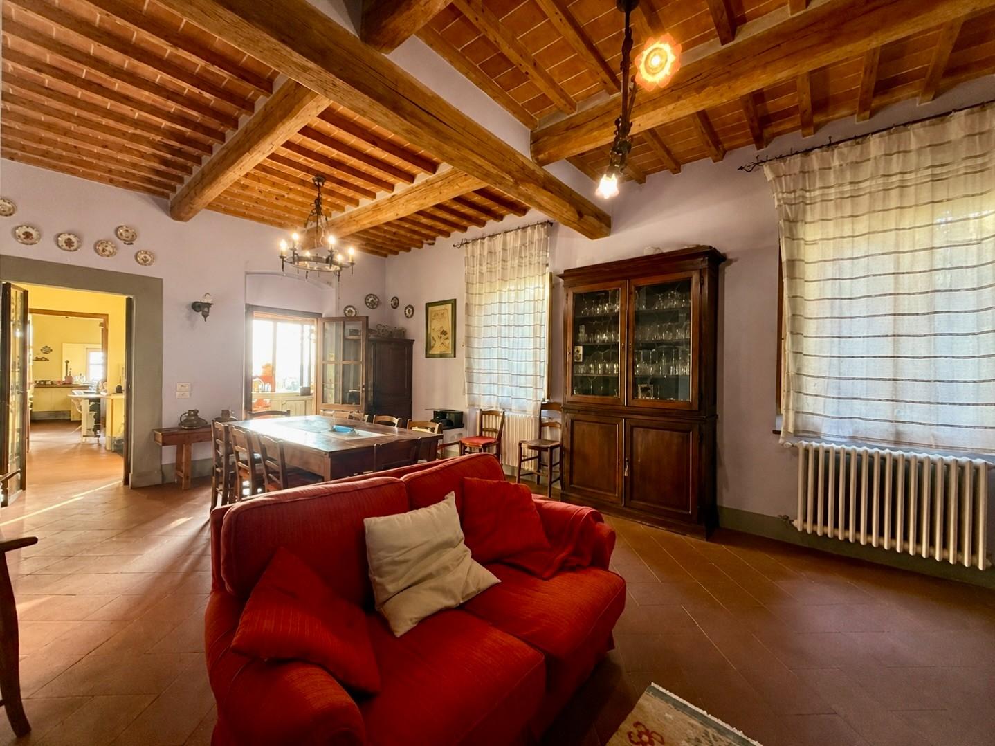 Villa - Montecarlo (12/40)