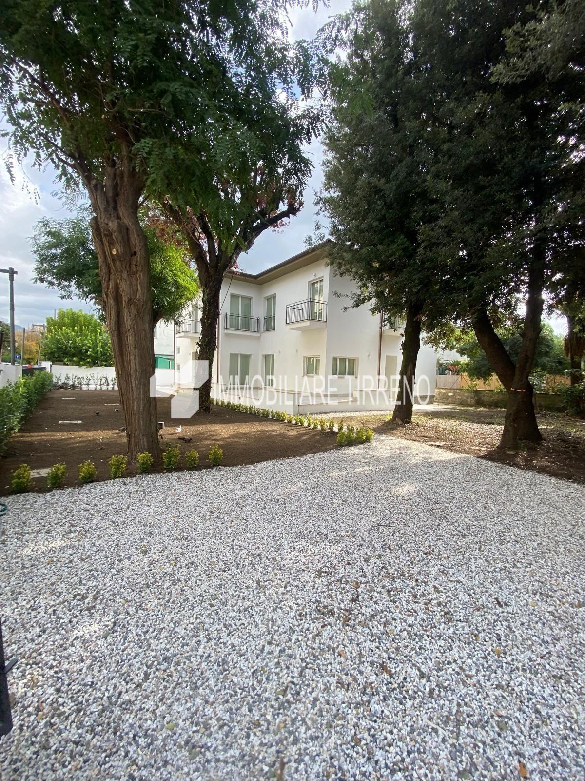 Villa - Marina Di Massa, Massa (3/17)