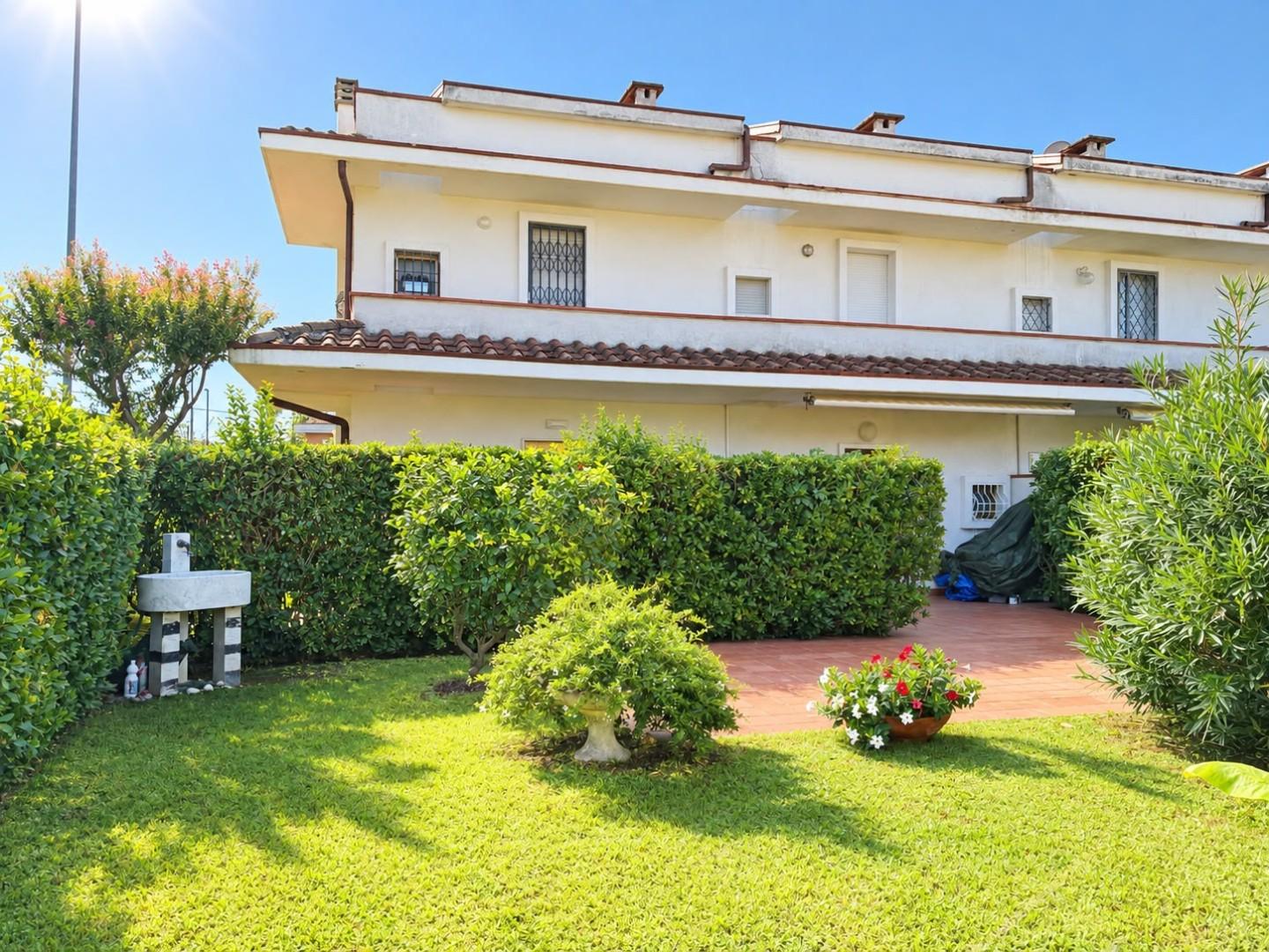 Villetta a schiera in vendita a Massa