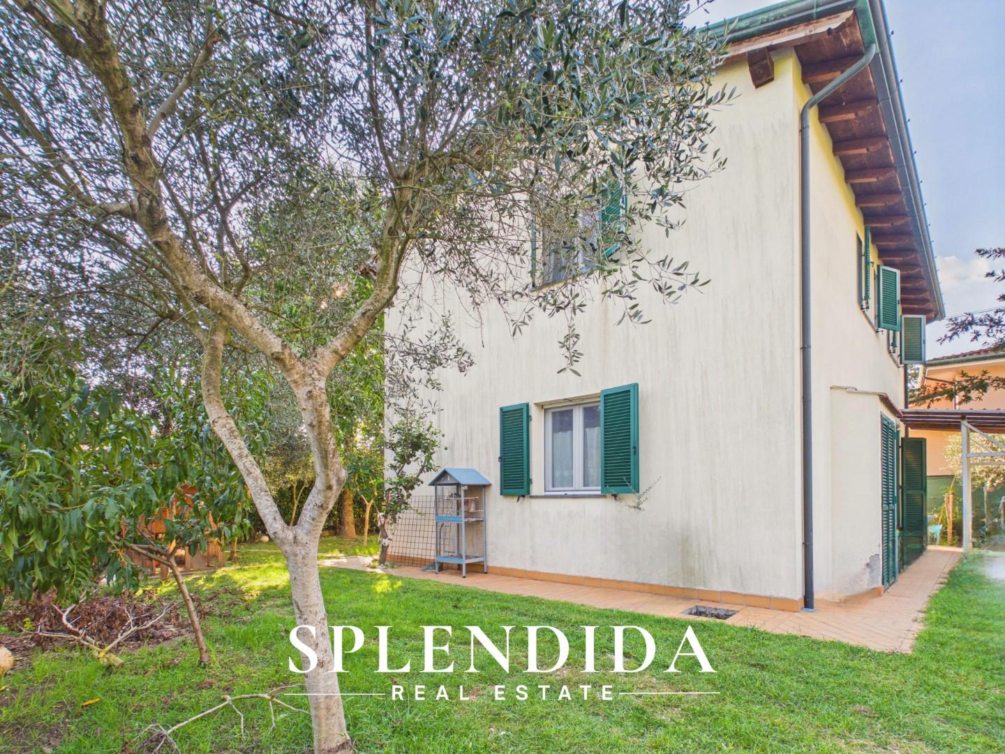 Villa in vendita a Montignoso