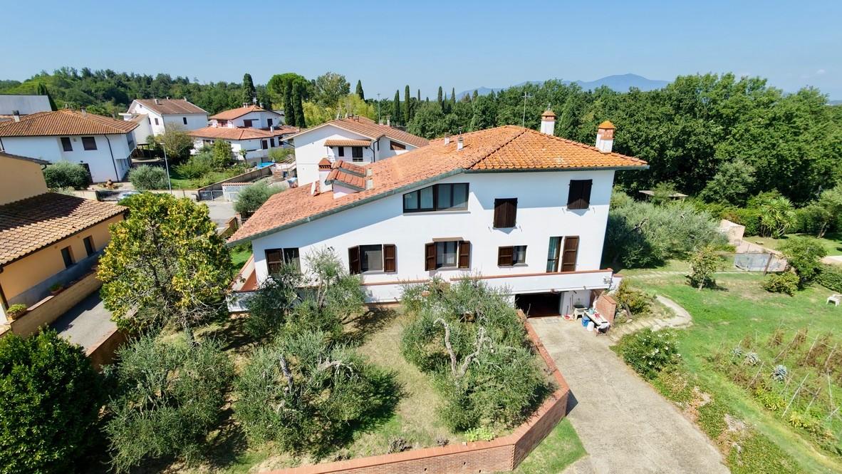 Casa singola in vendita a Pontedera (2/45)