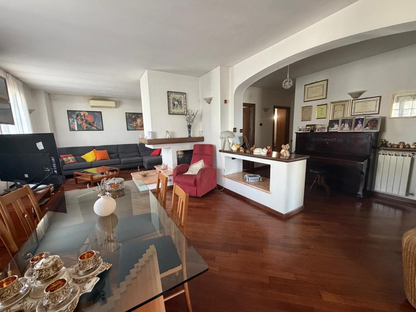 Villa - Isola, Luni (40/46)