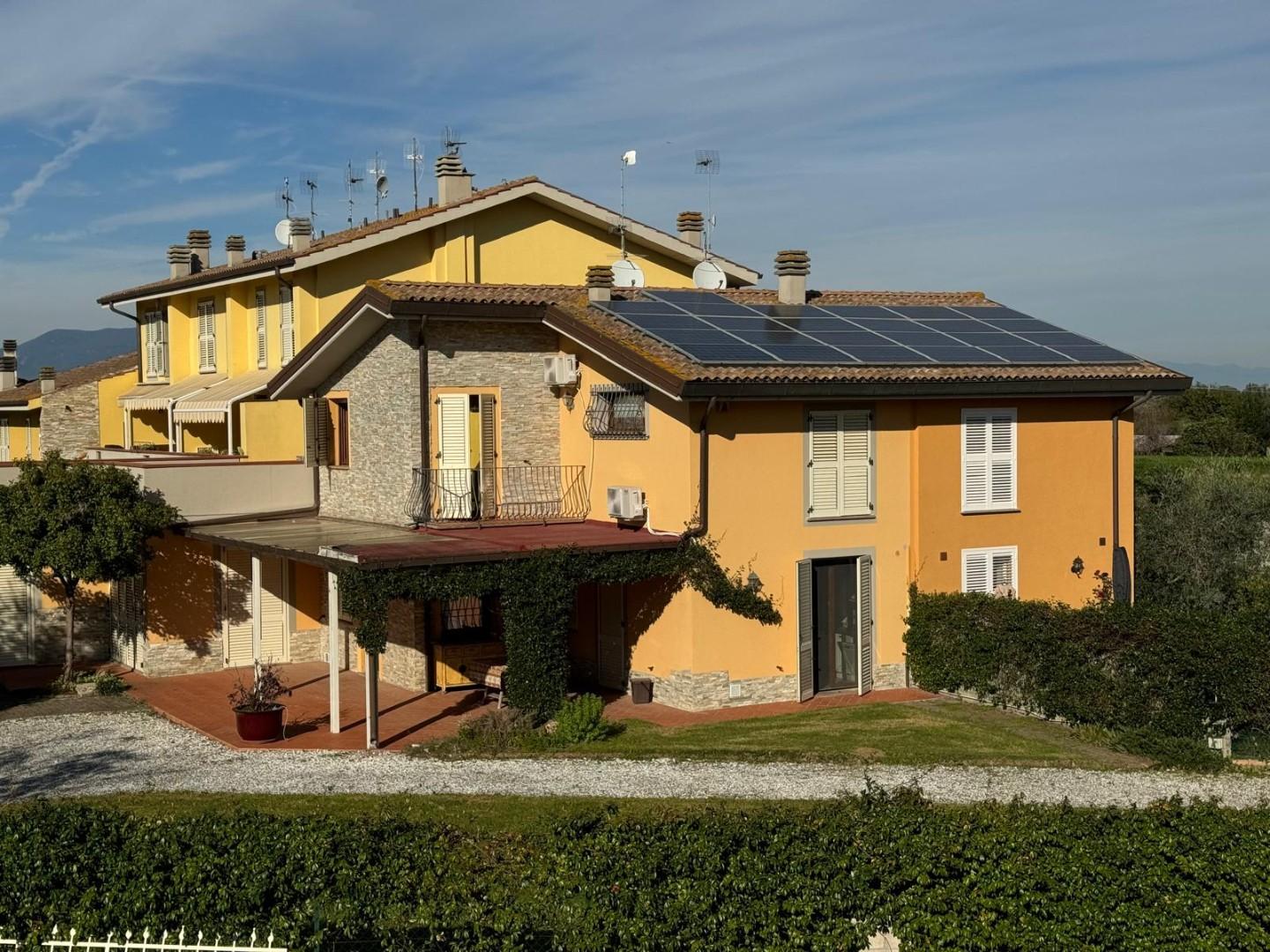 Villetta a schiera in vendita a Crespina Lorenzana