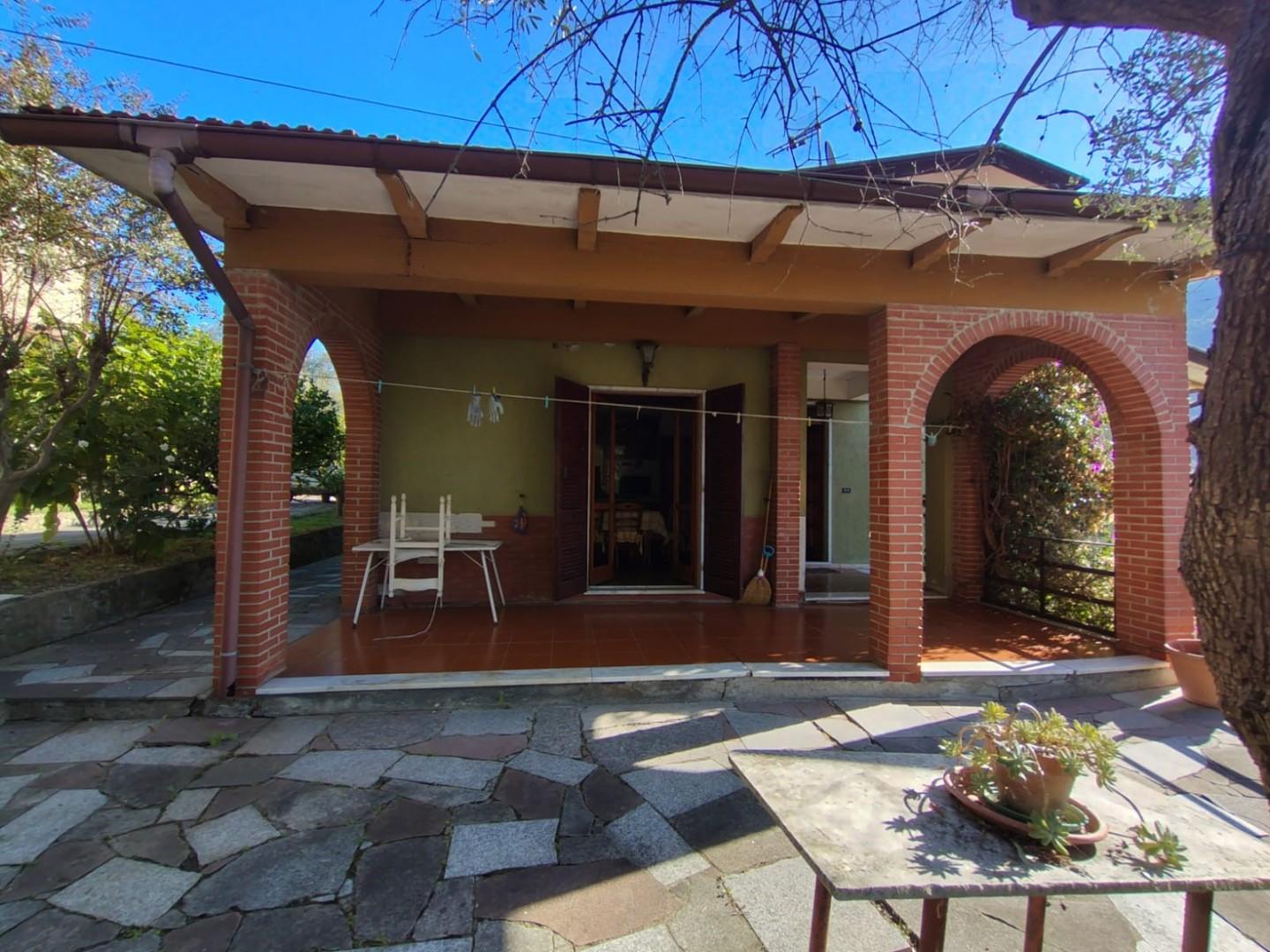 Casa indipendente in vendita a Isola, Luni (SP)