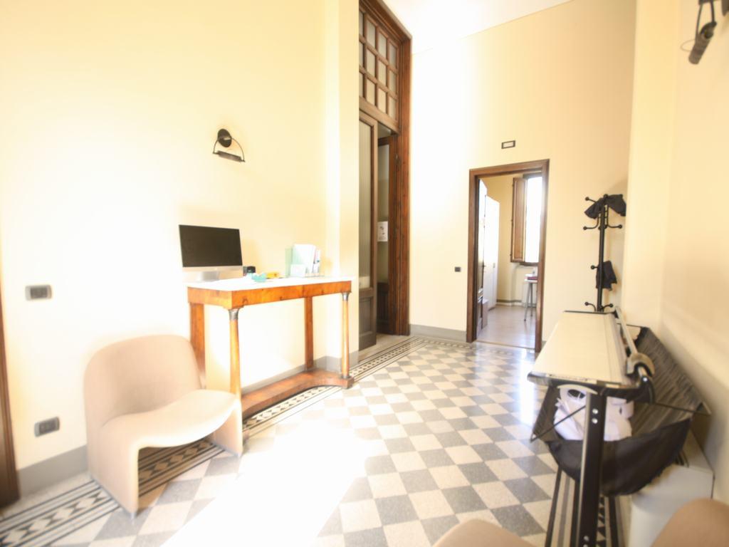 Ufficio in affitto commerciale a Lucca