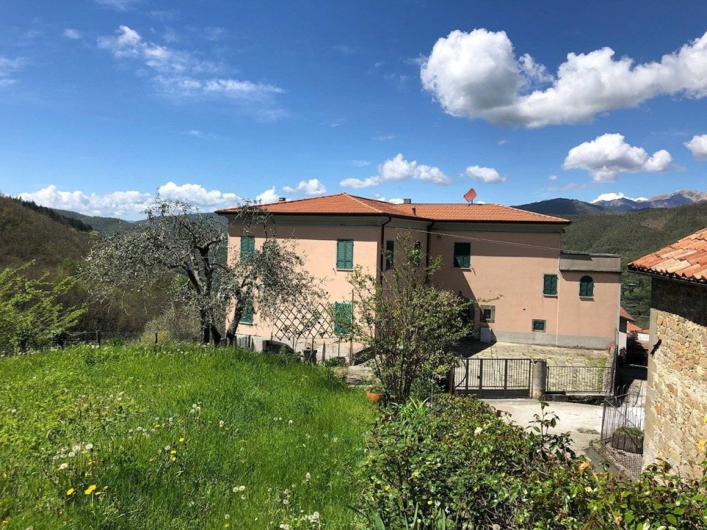 Casa semindipendente in vendita a Fivizzano (MS)