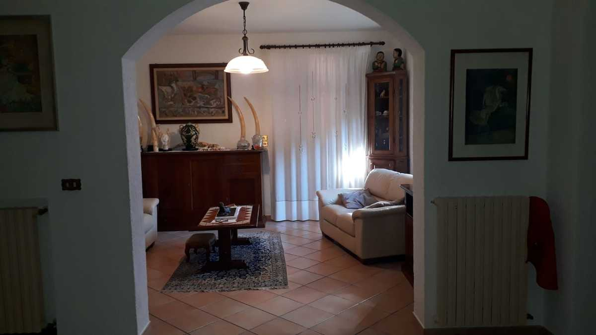 Villa in vendita - Viale Apua, Pietrasanta