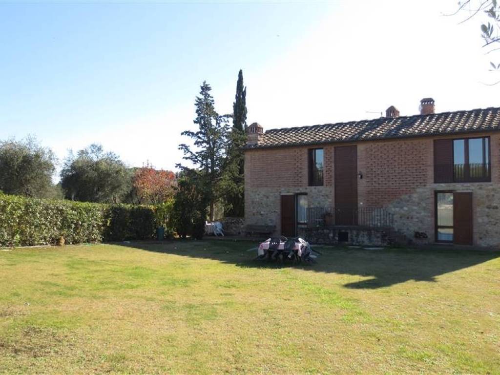 Colonica in vendita a Castelnuovo Berardenga