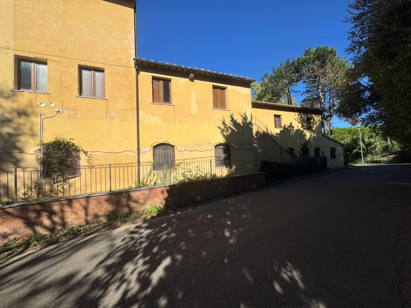 Edificio storico - Fauglia (2/19)
