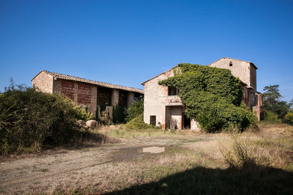 Casale in vendita a Casole d'Elsa