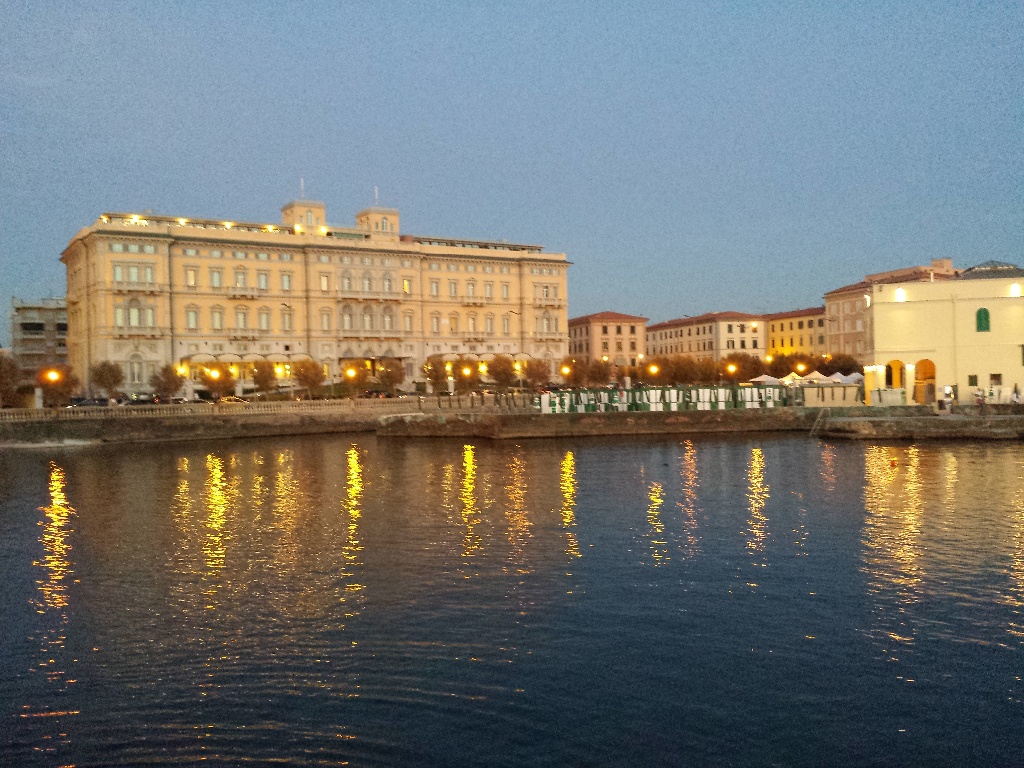 Stabile/Palazzo in vendita a Livorno