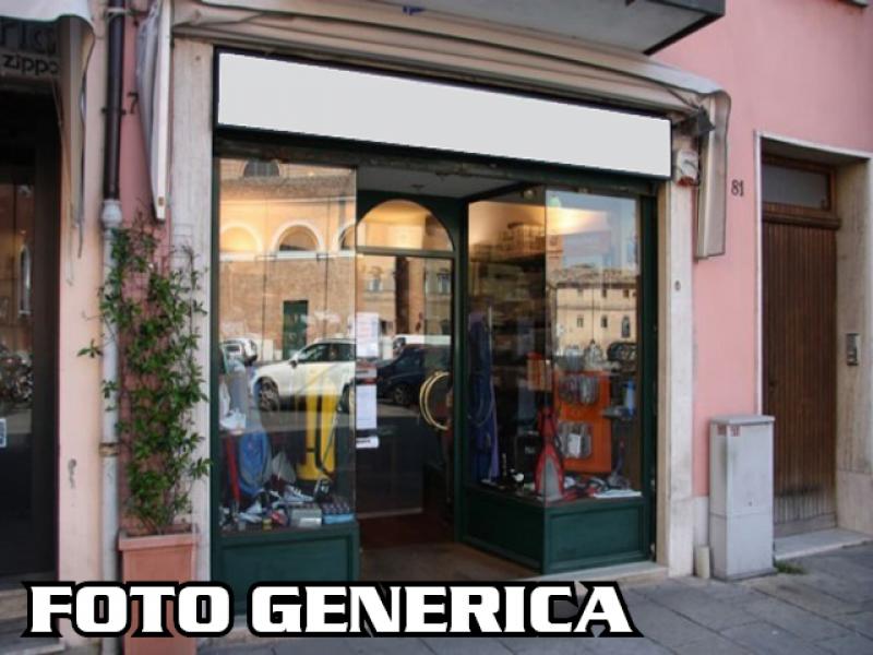 Attività commerciale in vendita a Lungarni, Pisa