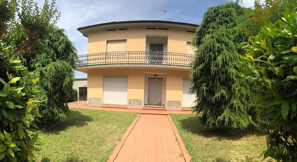 Villa in vendita a Capannori (LU)