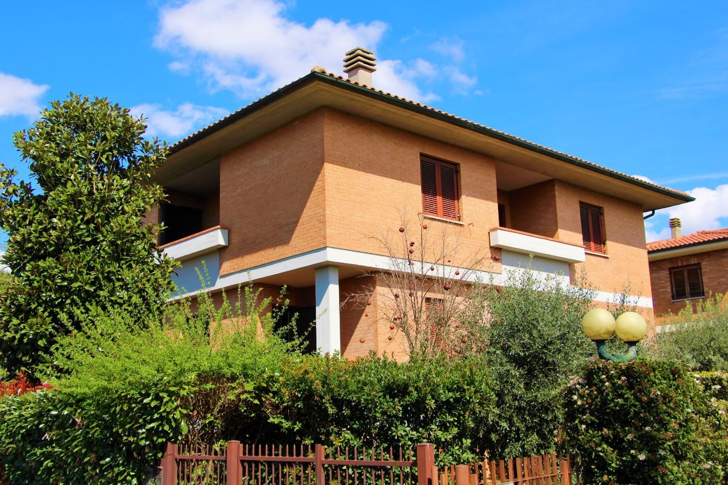 Villa in vendita a Colle di Val d'Elsa (SI)