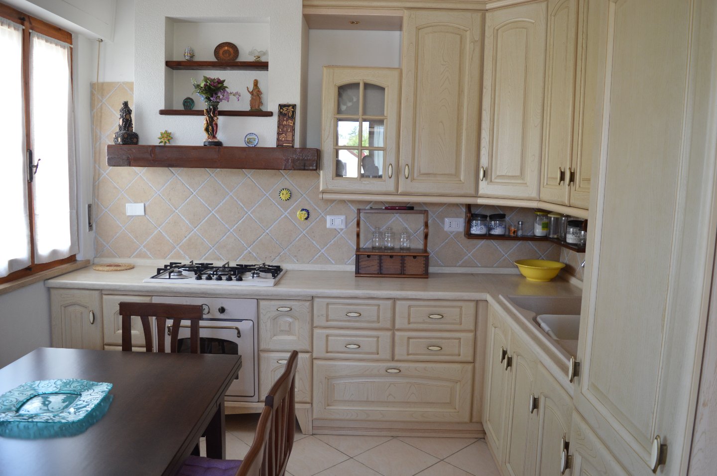 Four-family cottage for sale in Cecina (LI)