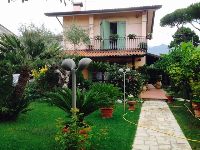 Villa in vendita a Montignoso (MS)
