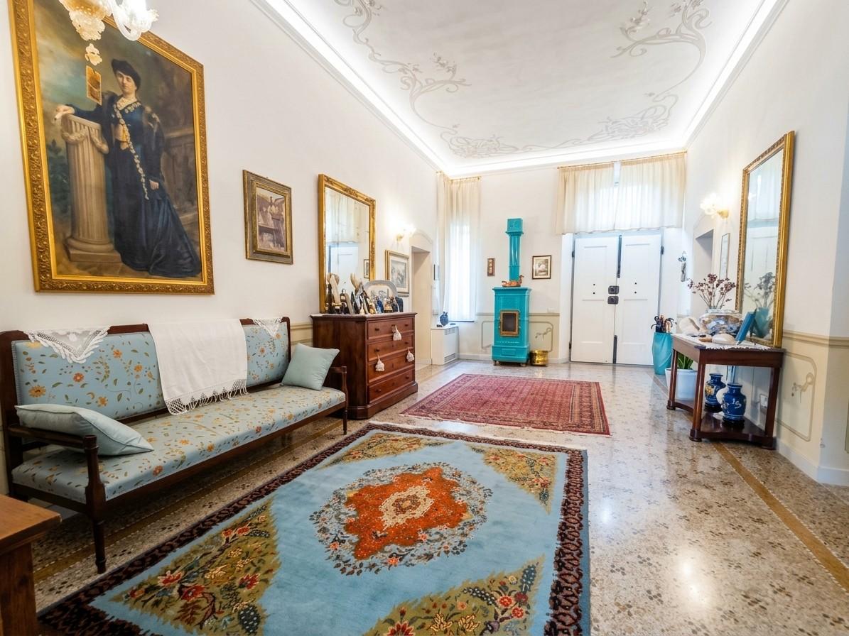 Villa - Ronchi, Massa (10/27)