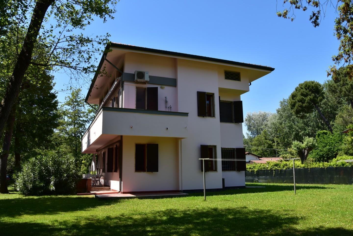 Villa in vendita, rif. BEA-142