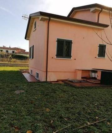Villa singola in vendita a Castelnuovo Magra (SP)