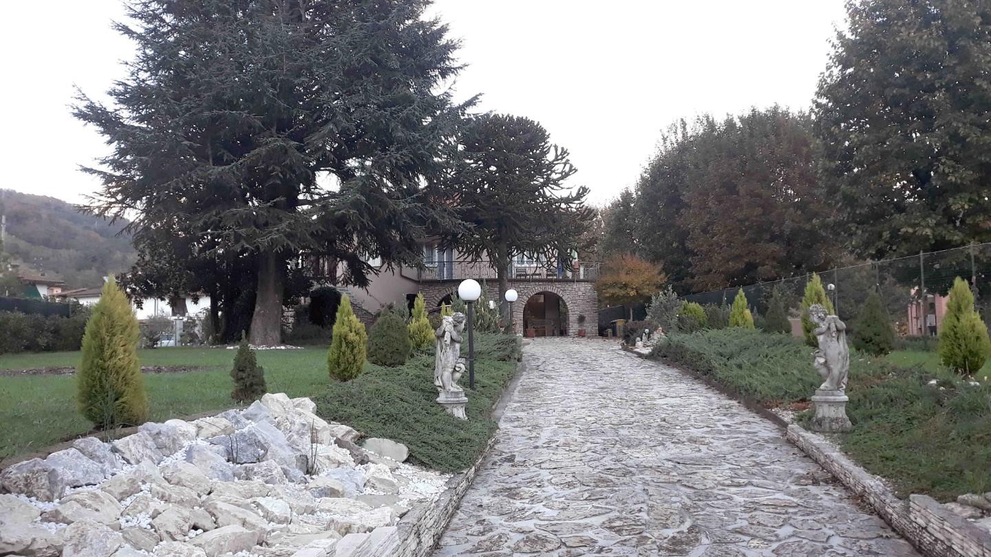 Villa singola in vendita a Bagni di Lucca (LU)