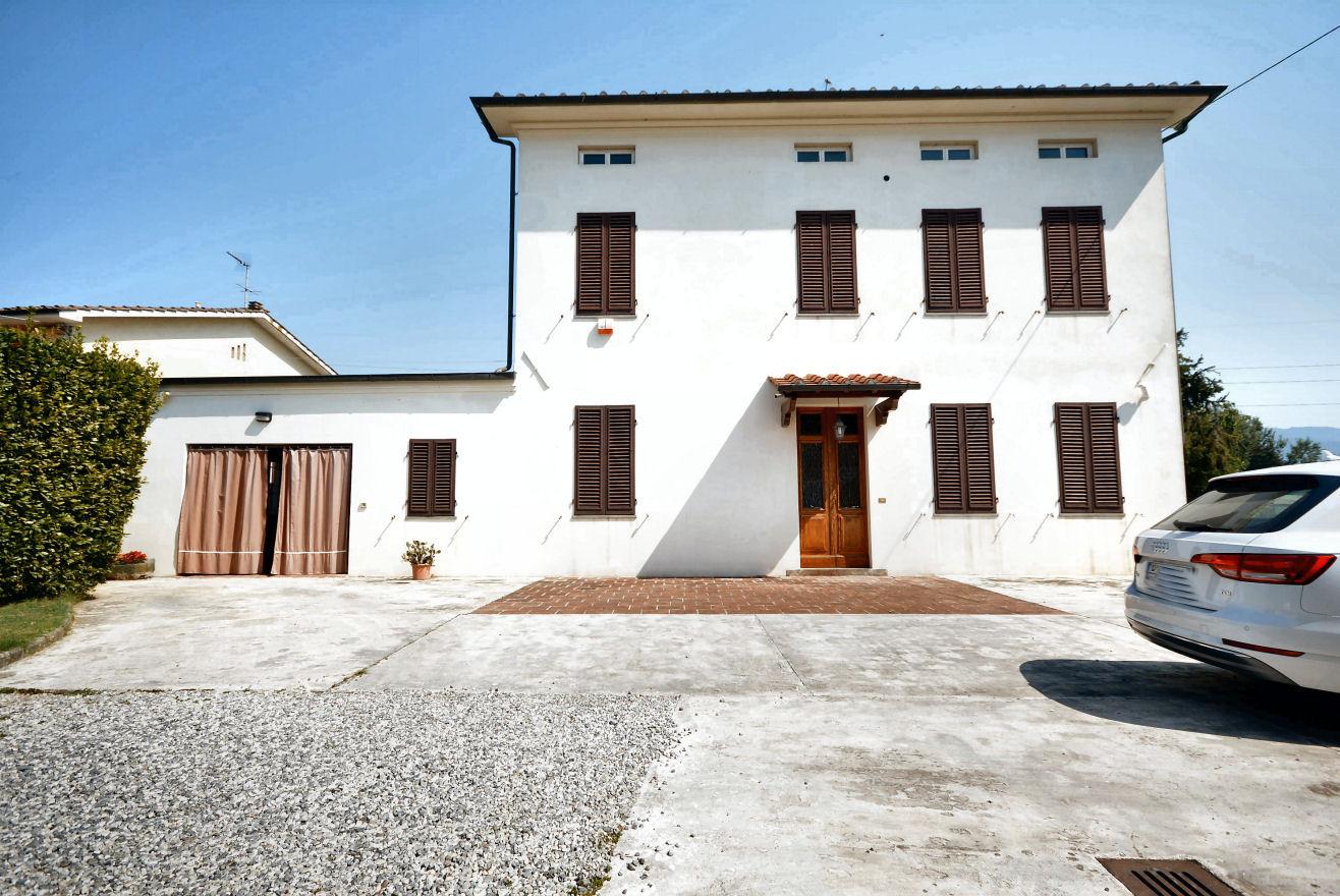 Villa in vendita a Capannori (LU)