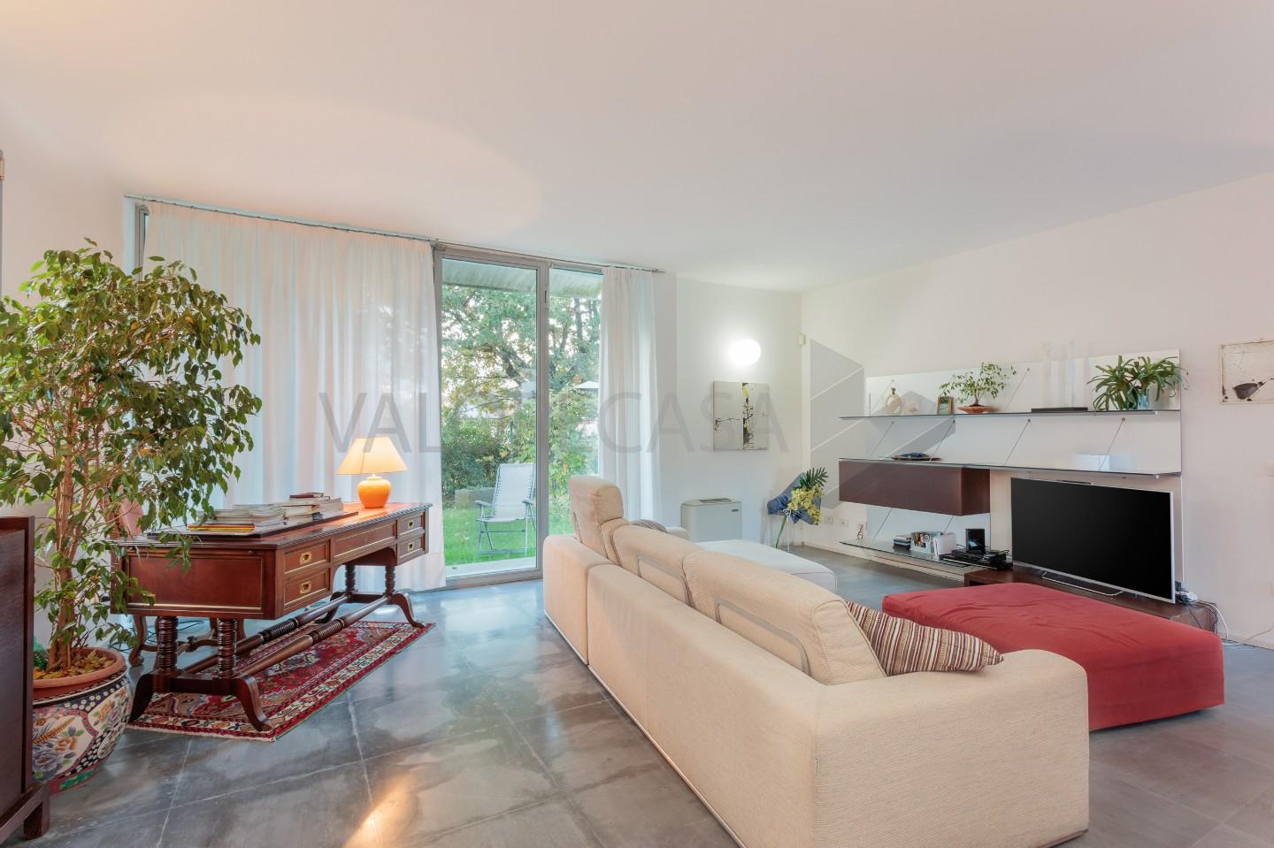 Villa in vendita a Carrara (MS)