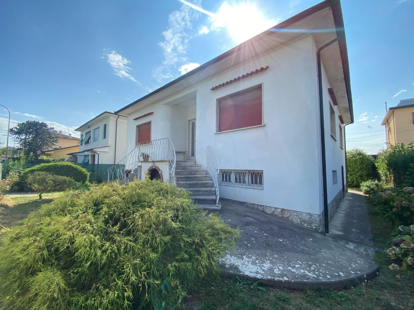 Villa singola in vendita, rif. 02526