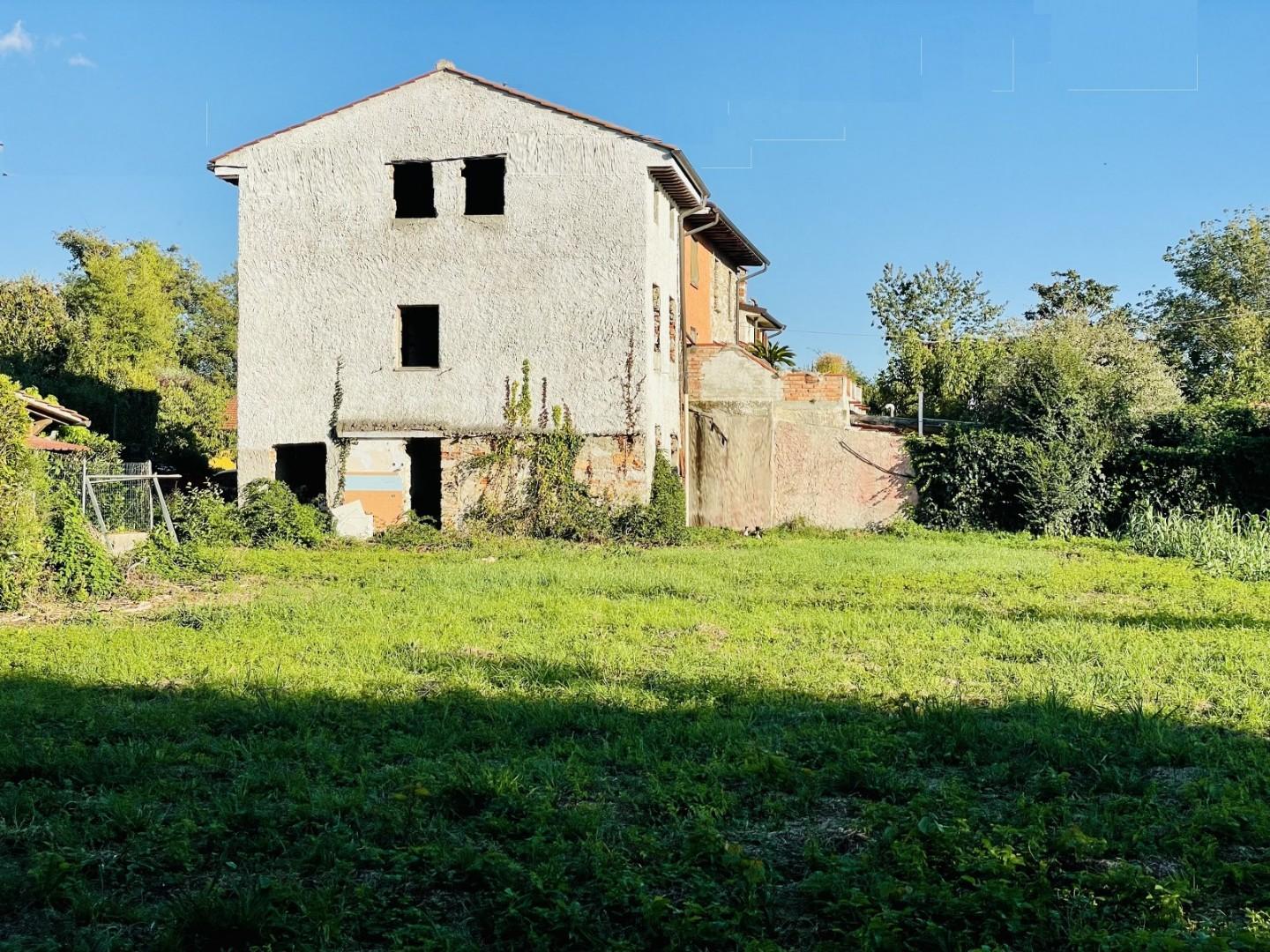Casa semindipendente in vendita a Pietrasanta (LU)